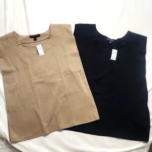 SET OF TWO BANANA REPUBLIC SLUB TRAPUNTO T-SHIRTS